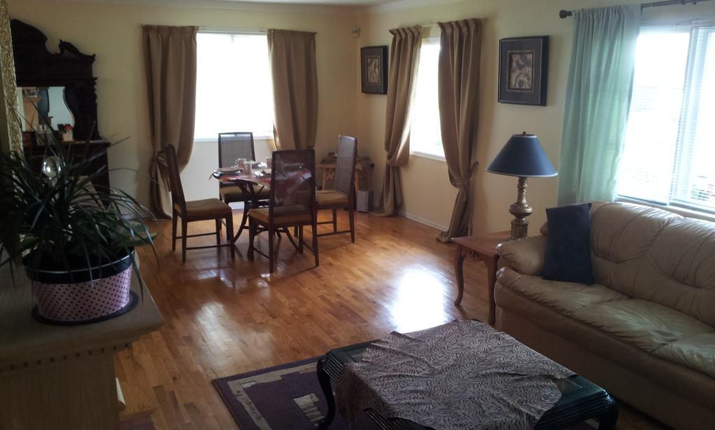 Hemingway'S By The Sea Bed & Breakfast Esquimalt Ngoại thất bức ảnh