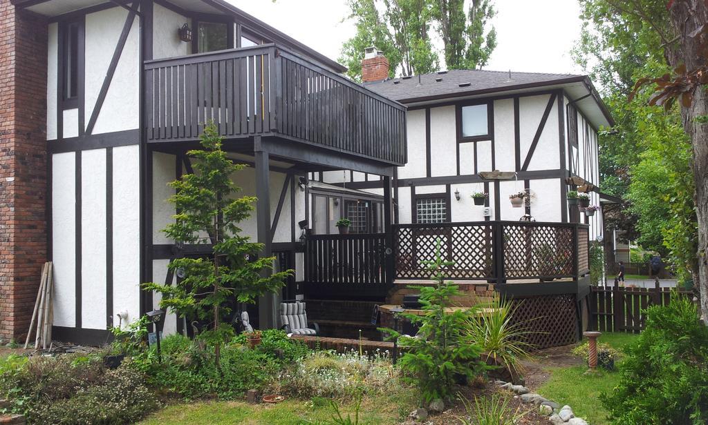 Hemingway'S By The Sea Bed & Breakfast Esquimalt Ngoại thất bức ảnh