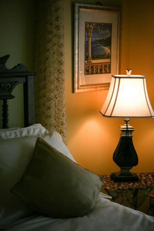 Hemingway'S By The Sea Bed & Breakfast Esquimalt Ngoại thất bức ảnh
