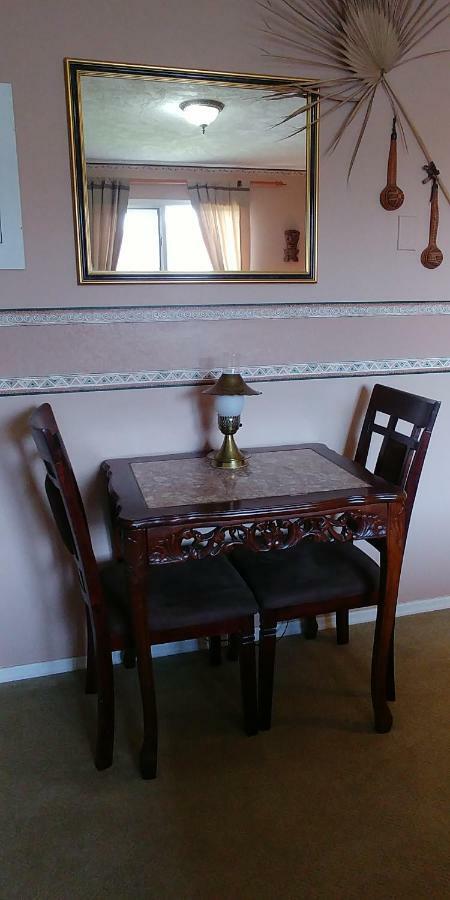 Hemingway'S By The Sea Bed & Breakfast Esquimalt Ngoại thất bức ảnh